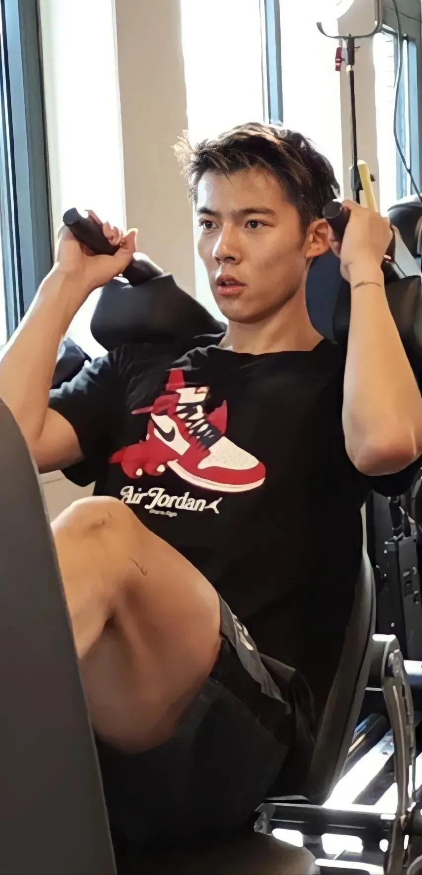 李嗣镕是谁？“足坛界陈冠希”的称号是怎么回事