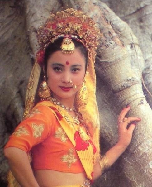 李玲玉的2段婚姻皆“被离婚”，34岁征服犹太富