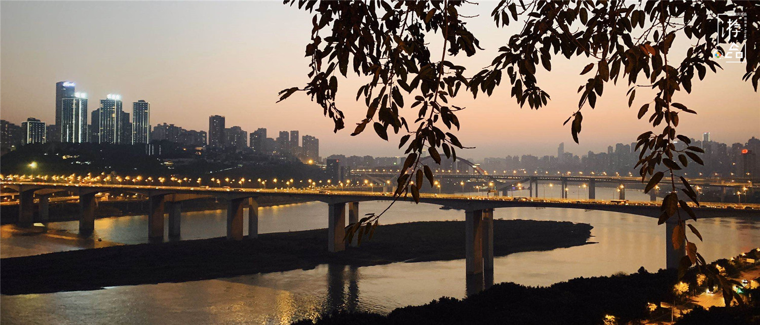 渝中半岛是重庆的缺陷？被打上山城的标签，本地人却拒绝承认