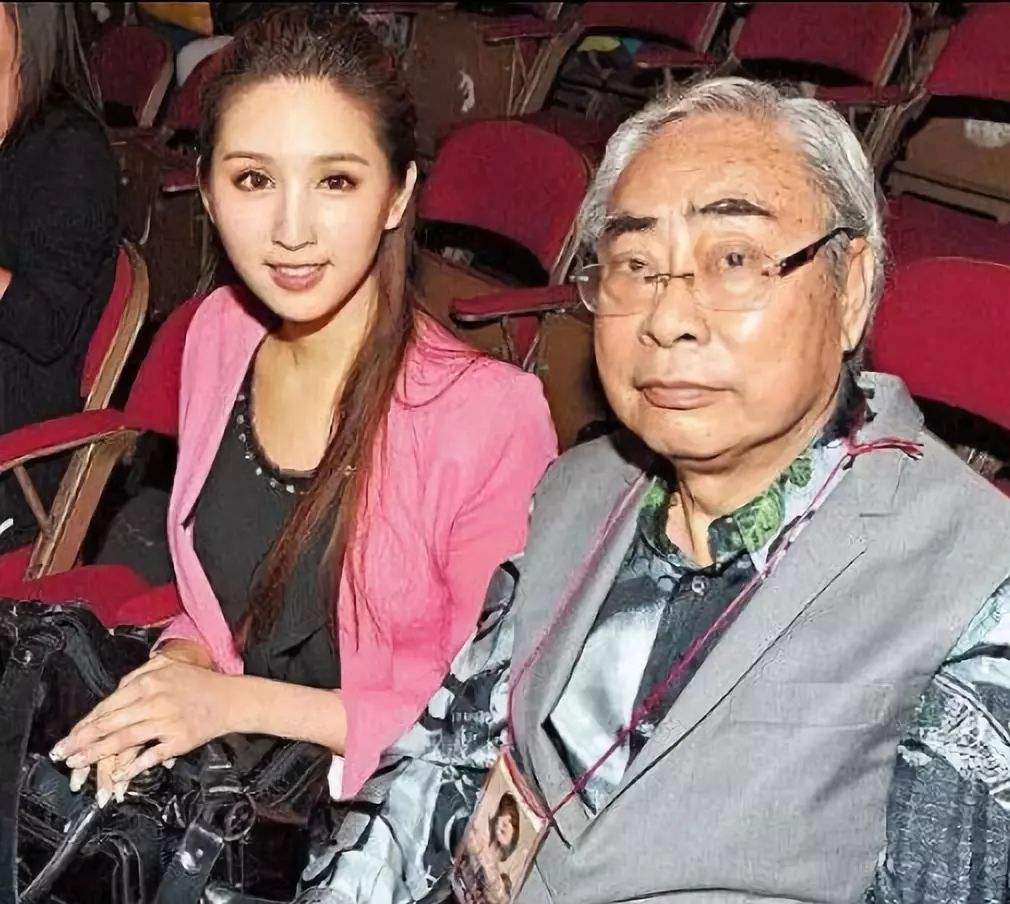 曾是体操界第一女神，为帮父亲还债，和81岁富豪恋爱后分手