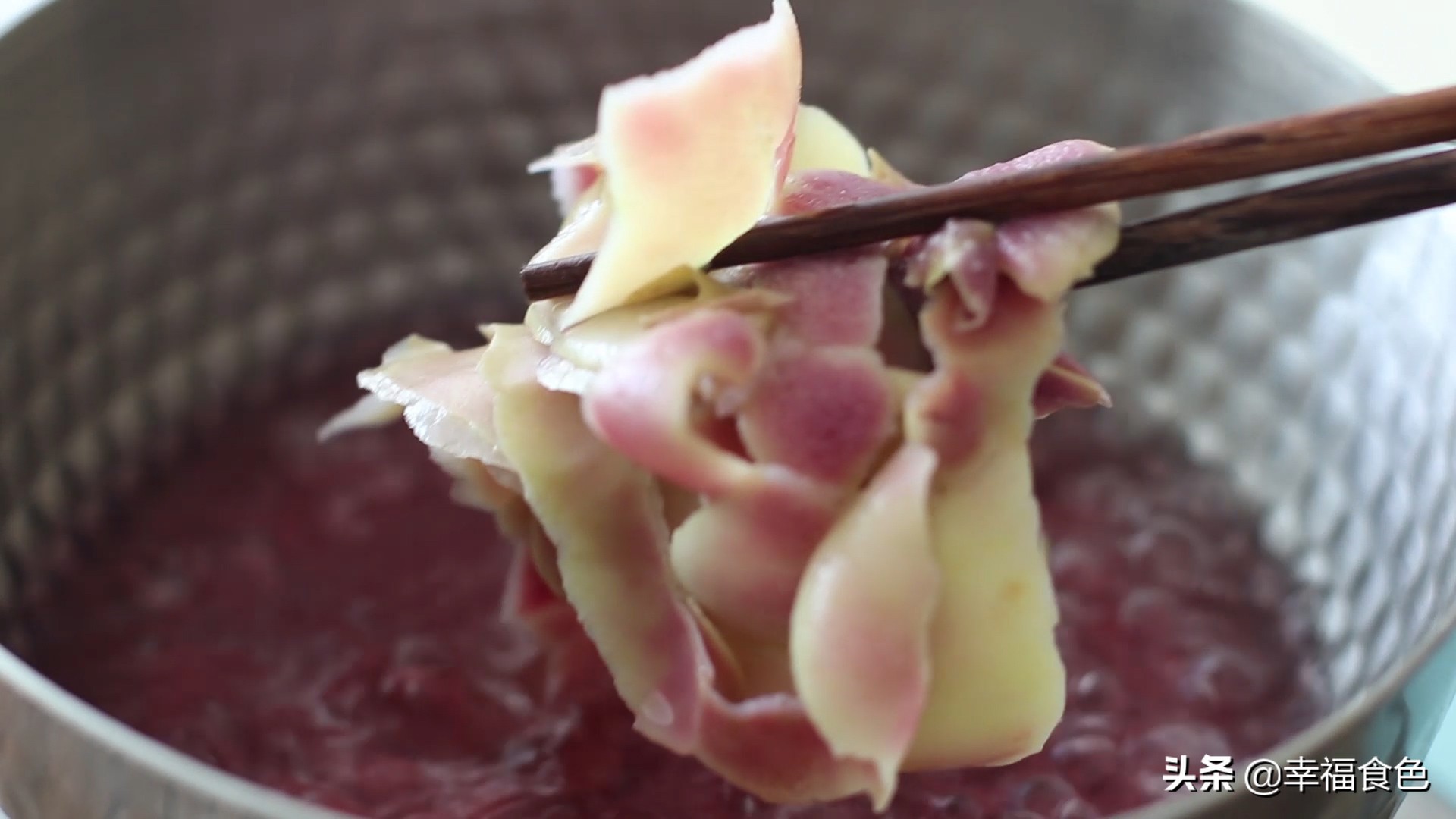 用桃子做花式果冻，满满蜜桃香，好看又好吃