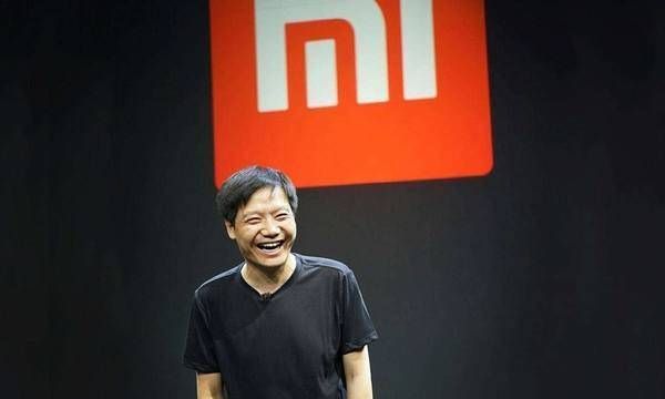 小米去年赚134亿，雷军却拿走近百亿，年薪创世