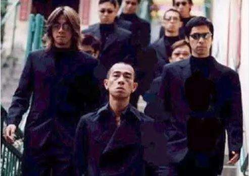 明星们的“隐藏实力”，梁朝伟唱功被低估，赵