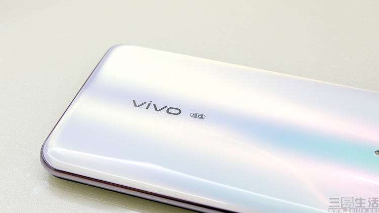 开创5G颜值时代：vivo S6评测