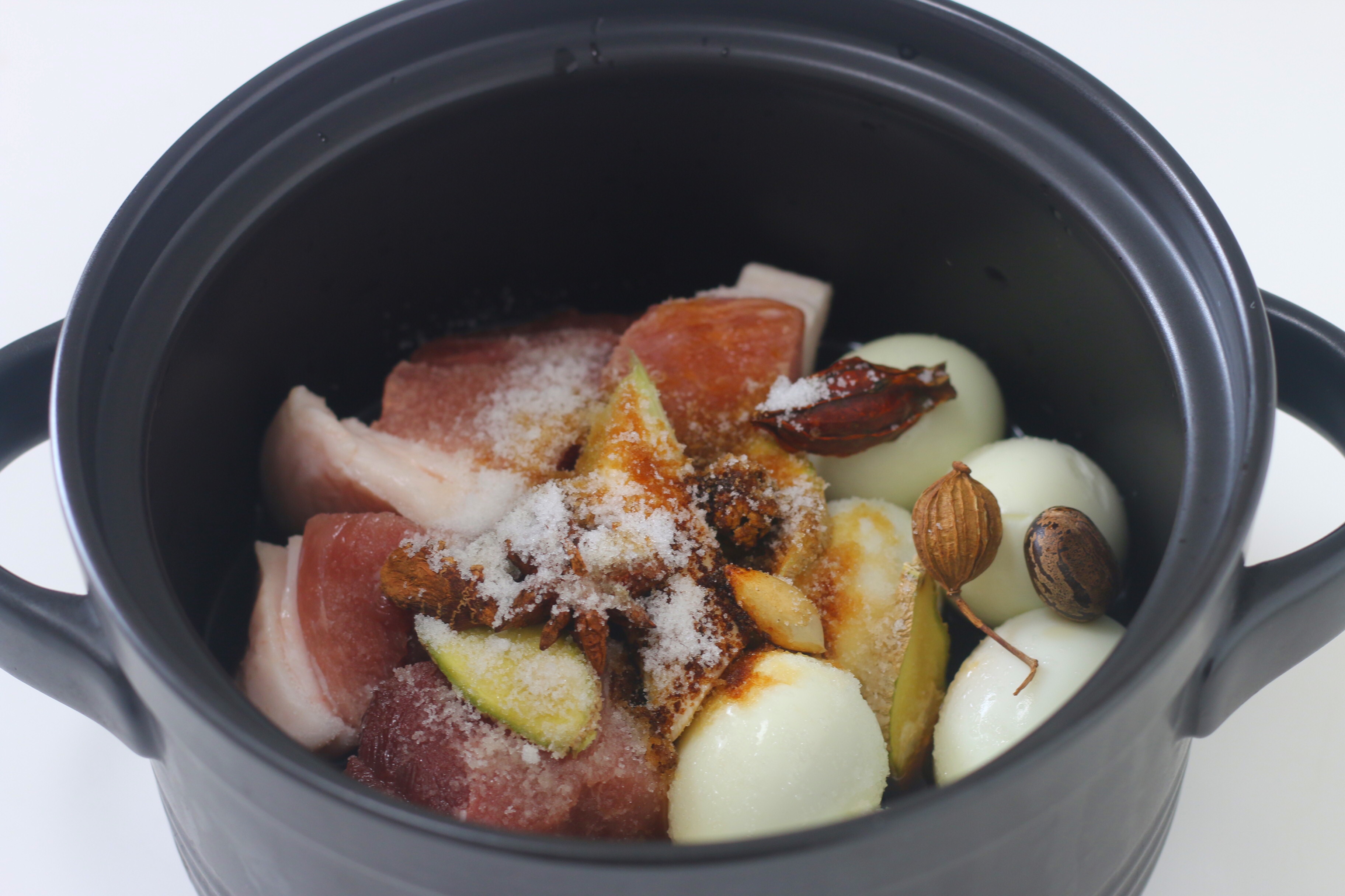 猪肉降到9块，烙几个火烧，卤1锅肉，剁碎一夹，太香了