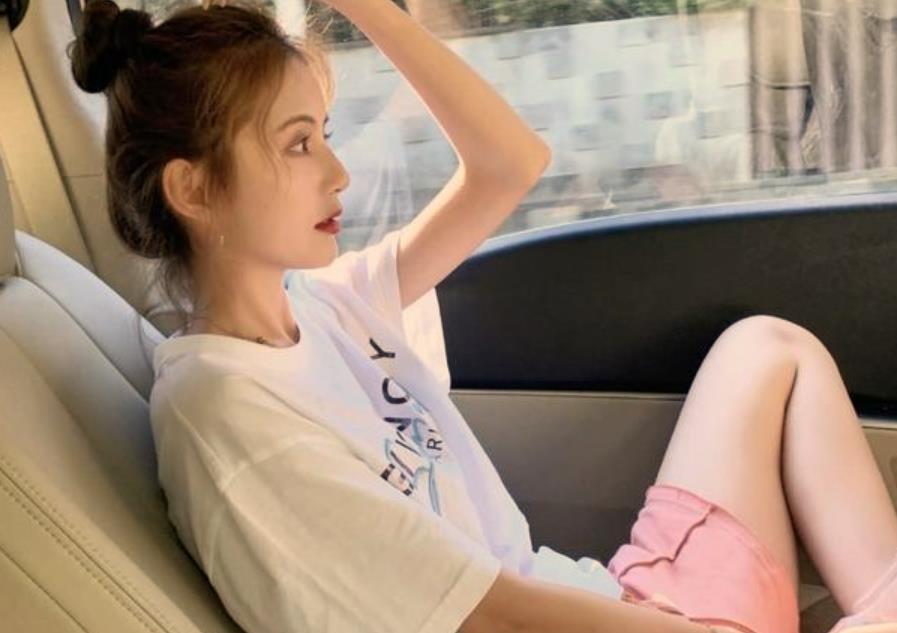 王思聪疑似有了新恋情，亲自给对方喂饭超暖男