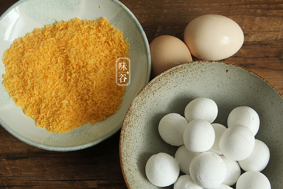 元宵節，湯圓不要煮著吃了，試試炸湯圓，外脆裡糯，喜慶又好吃