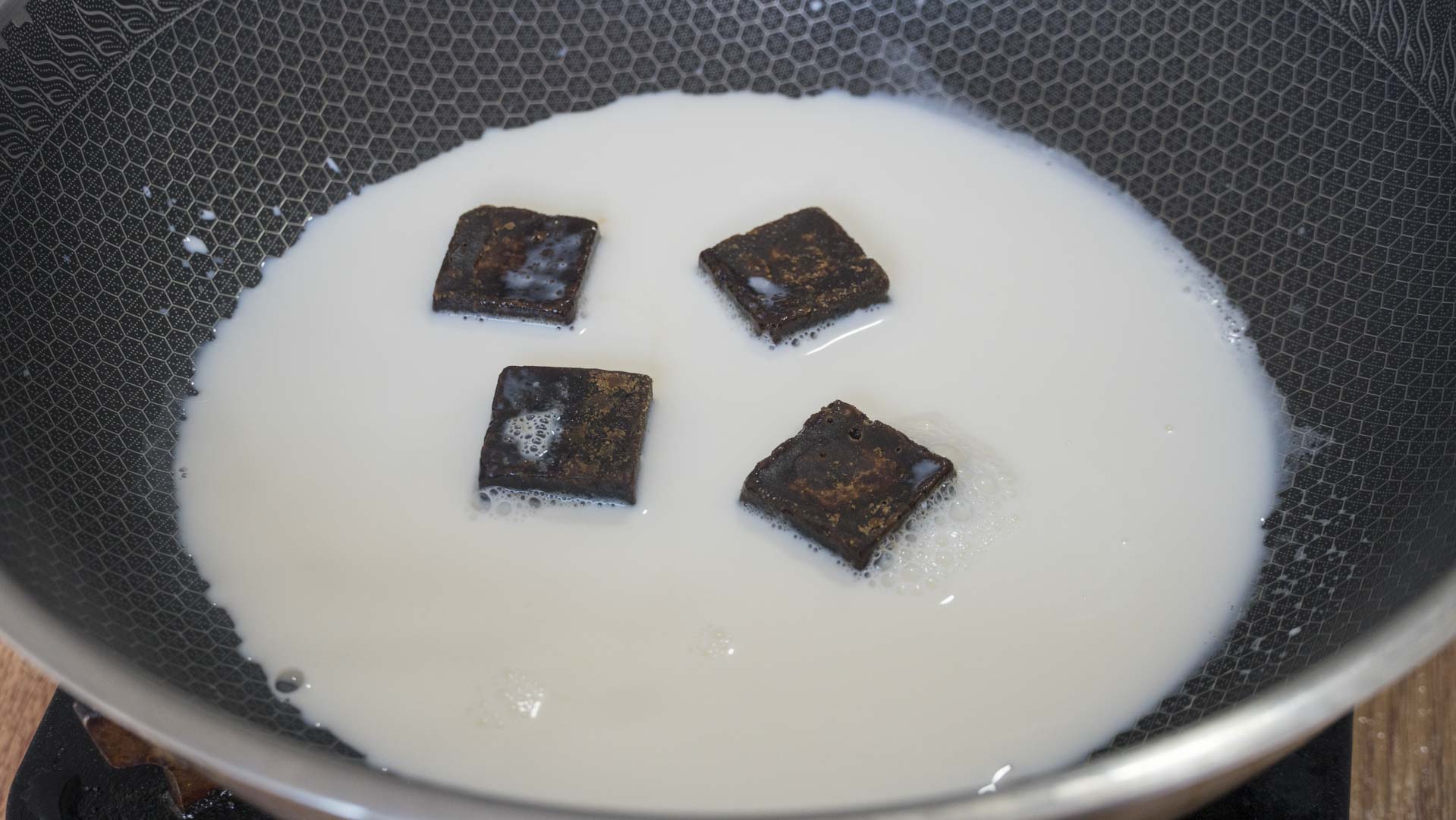 教你在家做正宗家常紅豆糕，色香味全，簡單易學，孩子看了流口水