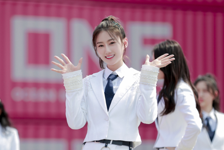 《创造营3》首位退赛学员发文，不到2月哭3次，