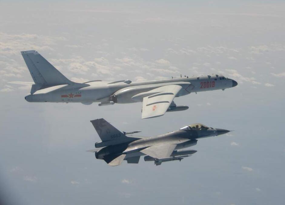 祖国必统一！解放军9架军机直扑台海附近，“台