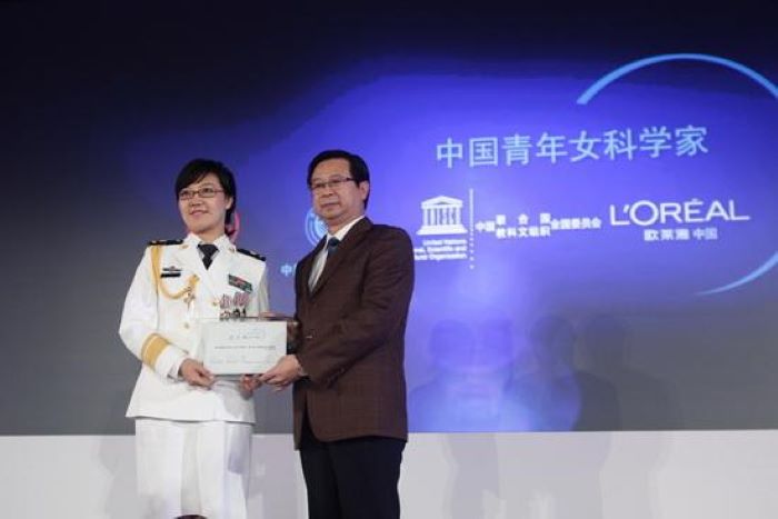 我国女科学家打破美国封锁，解决拦截导弹难题，曾被嘲笑是傻子