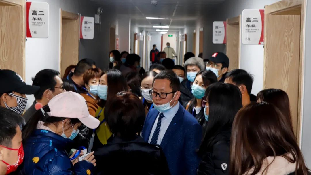 北京东方红学校开放日场面火爆，凭啥值得家长如此信赖？