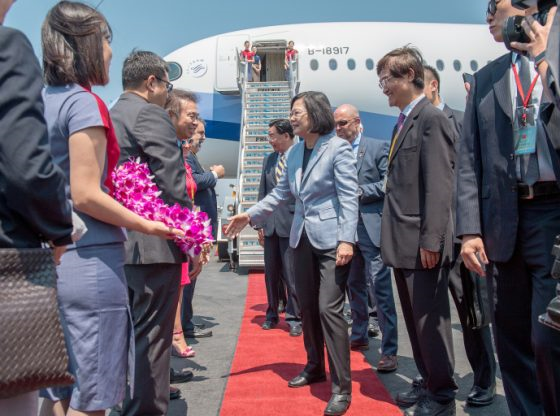 美國公然搞事實台獨，把蔡英文政權視為合法政府，台媒：任美驅使