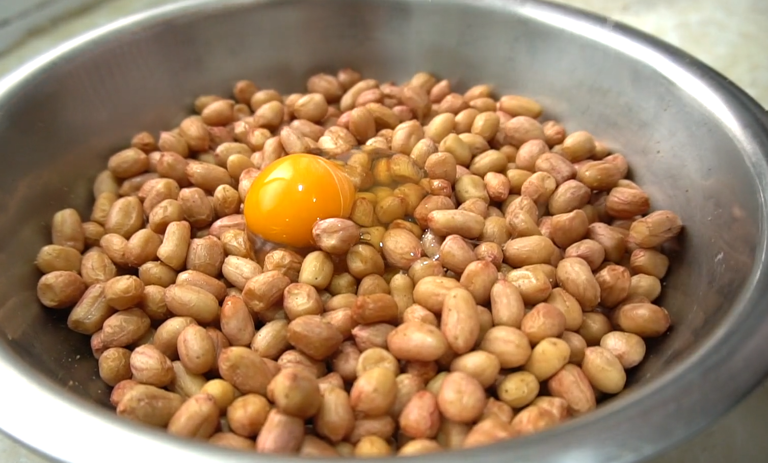 花生米怎麼炸才好吃？ 大廚教你一招，香脆入味，放一周依然很脆