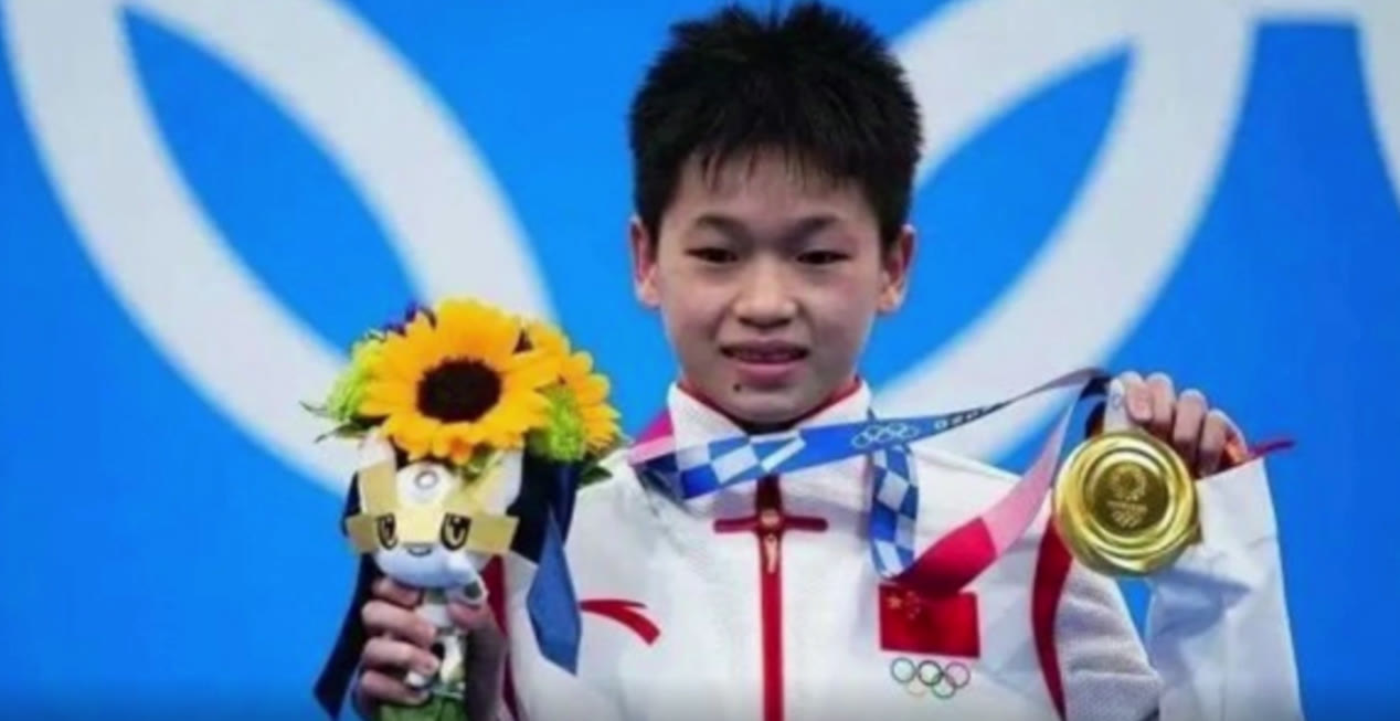 全红婵终于现身了！热情待客让网友惊讶，如今的她真的不一样了