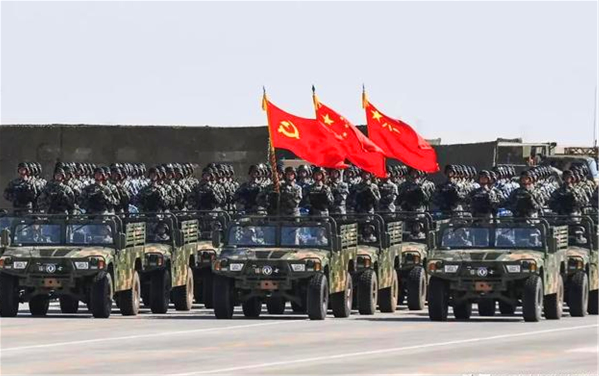 美国上将叫嚣在任何一国开战都不怕，俄罗斯专家：这四国你试试