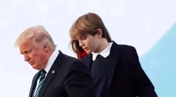 特朗普小儿子天生王子范，小时候像芭比娃娃，