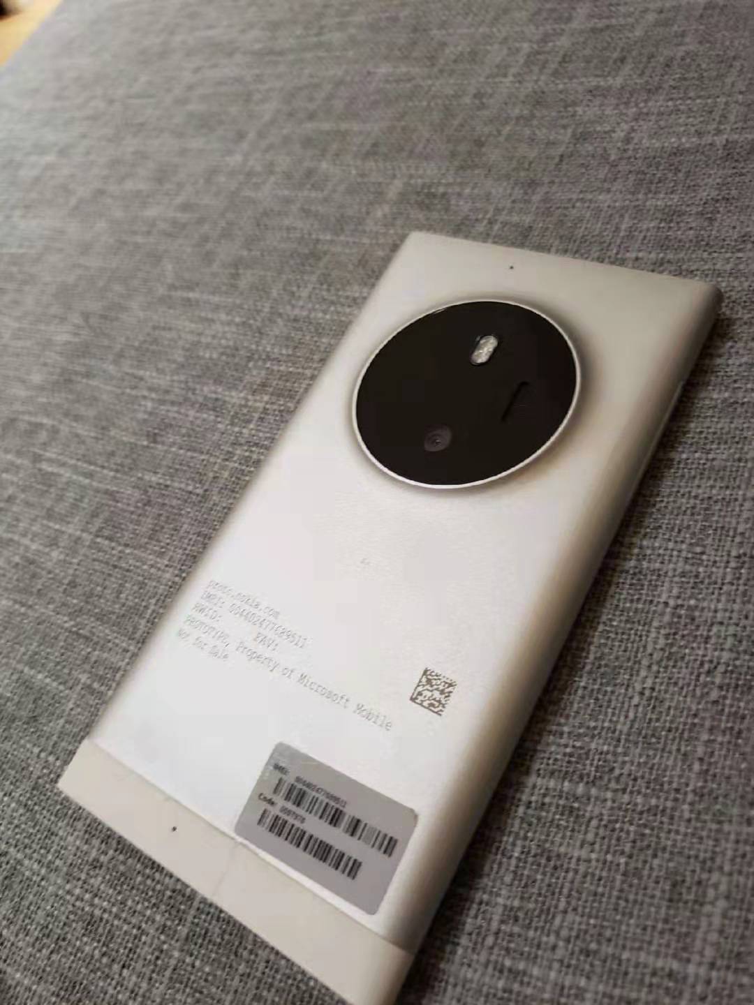 遺作！Nokia即将上市的Lumia1030手机上！现如今荣幸触到真机