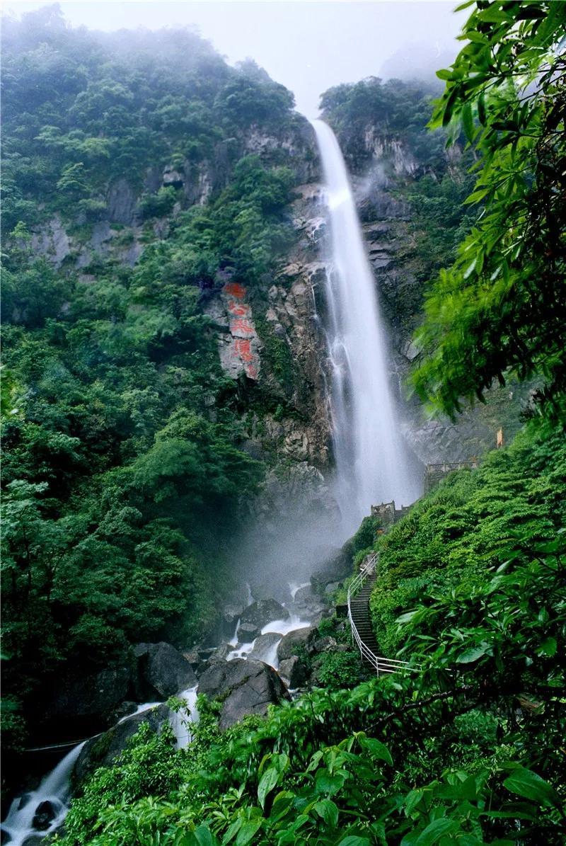 一生必去的10座低调名山，风景不输三山五岳，比佛、道教名山都美