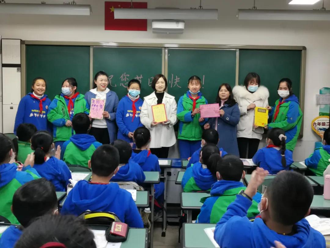 成都市双流区九江小学丨巾帼心向党 奋斗新征程