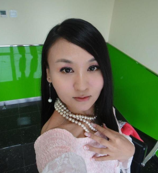 “央视才女”曹晴的毁灭史，她的故事远比你想象的更加恶劣