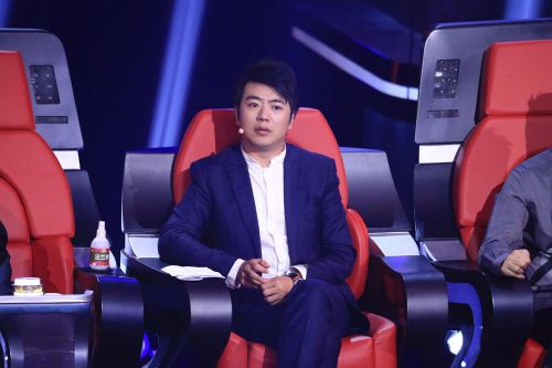 “钢琴王子”频繁参加综艺，疑似捞金，郎朗是真的不务正业了吗？