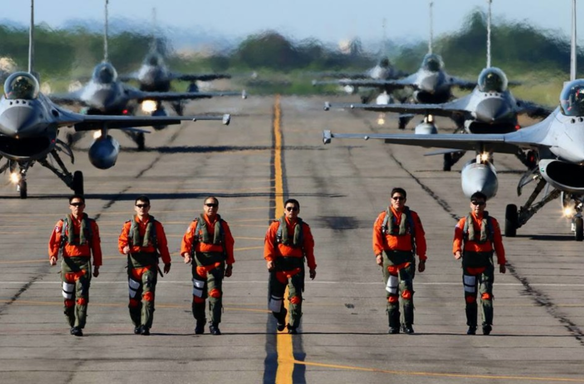 台灣軍紀渙散！ F-16失踪士兵仍未尋獲，聯隊4名士兵竟違紀飲酒作樂