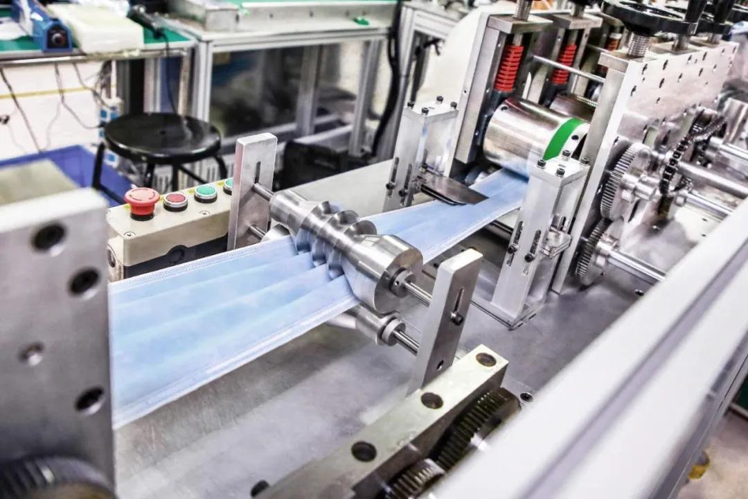 口罩“造富”一年后疯狂不再，但有人还亏钱百万