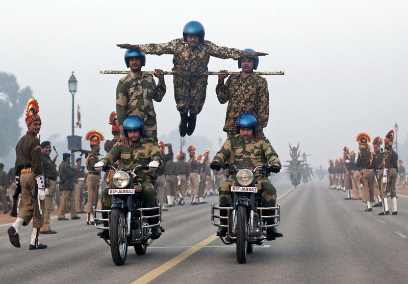 Invincible! Indian Army Motorcycle Show Team - iNEWS