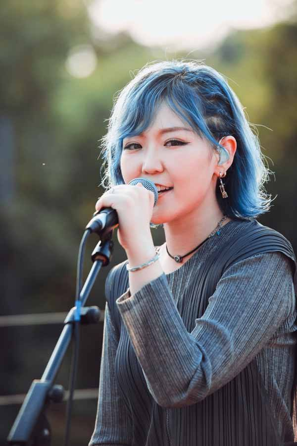 吉祥三宝过去14年：爸爸逝世，妈妈隐退，演女儿