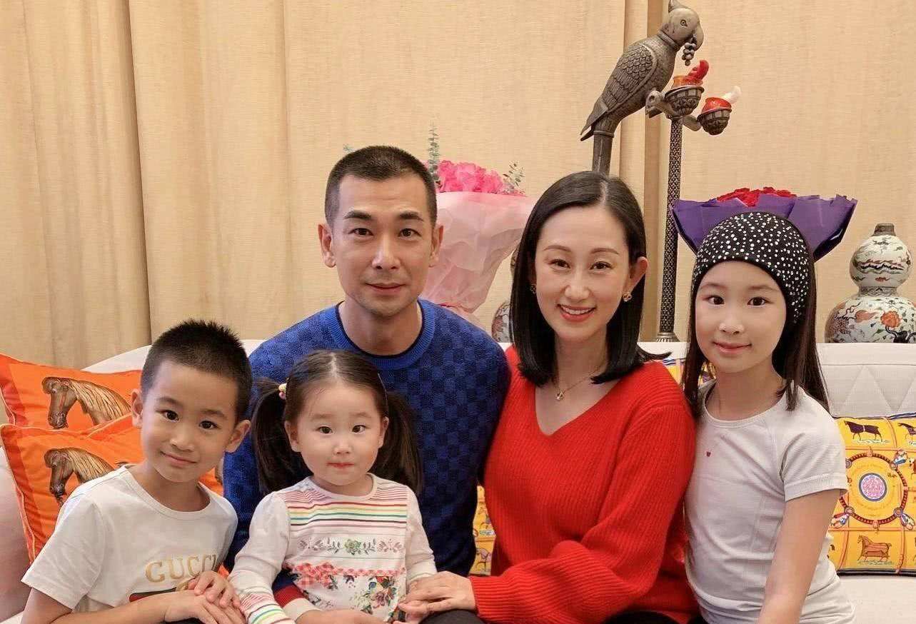 《披荆斩棘的哥哥》热播，15位嫂子齐亮相，嫂子们颜值差距大