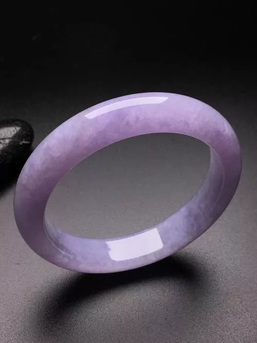 紫罗兰翡翠手镯价格行情大概是怎么样的