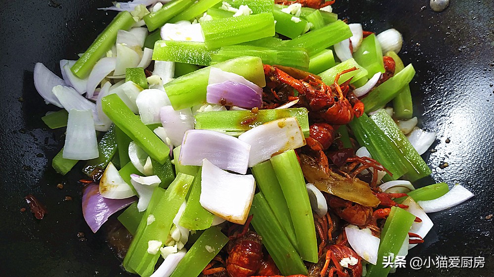 图片[12]-教你麻辣小龙虾的家常做法 制作简单 鲜香美味 一大盘不够吃-起舞食谱网