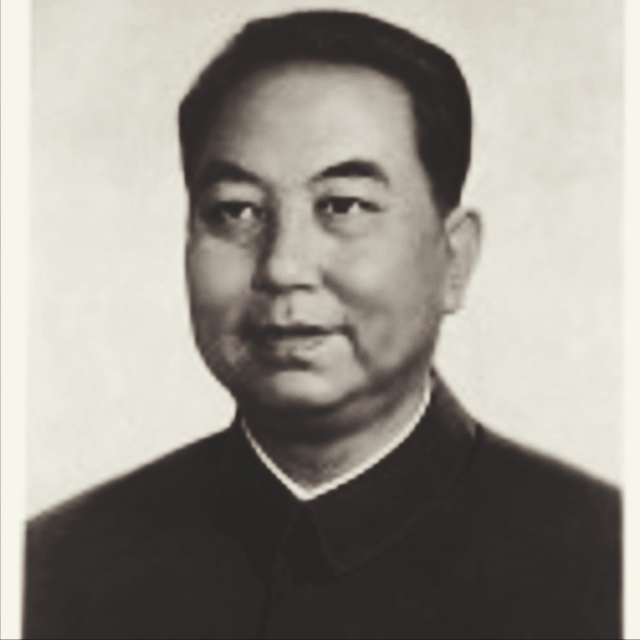 新中国第二代领导人华国锋，为何没能葬在八宝山？原因令人动容
