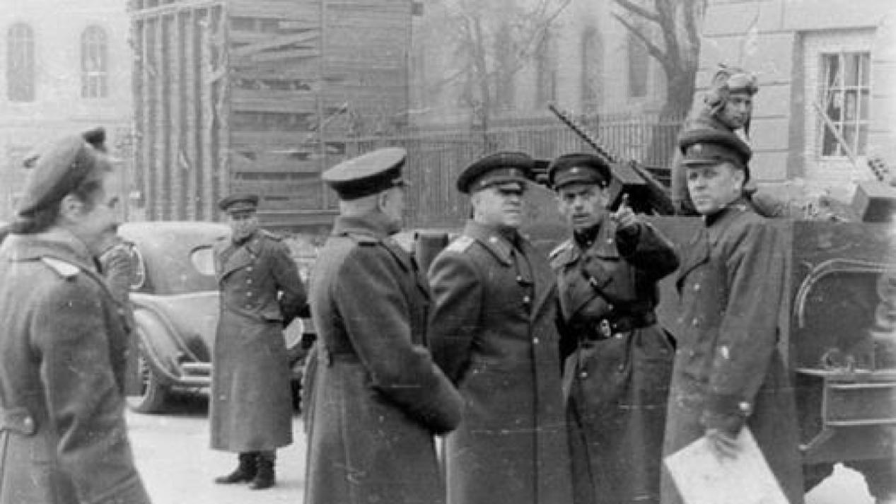 二战时的柏林会战究竟有多惨烈？攻克柏林的前