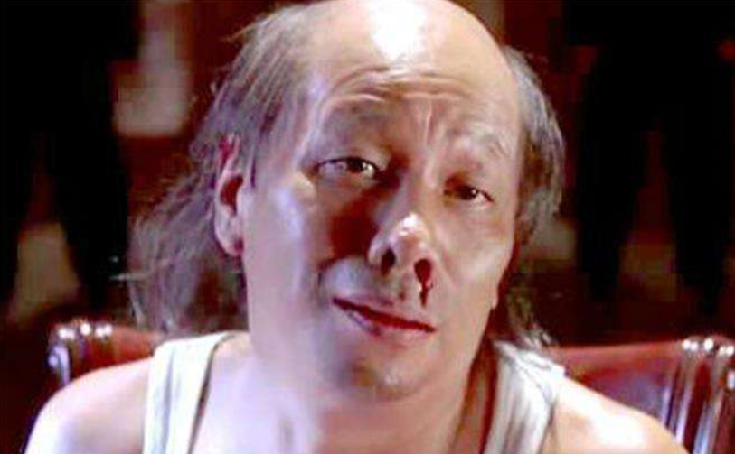 “火云邪神”梁小龙：单挑十几人，妻子却被泼硫酸，他得罪了谁？