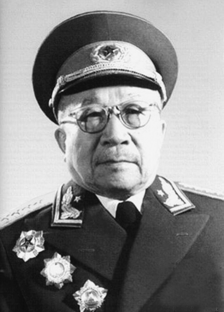 1937年，周恩来劳山遇刺，副官陈友才扮替身牺牲，死时身中20刀