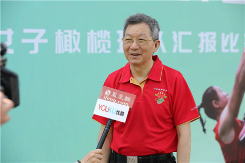 画家黄建南先生赞助奥运备战中国女子橄榄球队