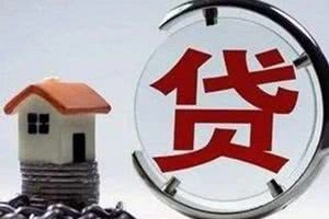 多少人开着二三十万的车，住着百万的房子，却