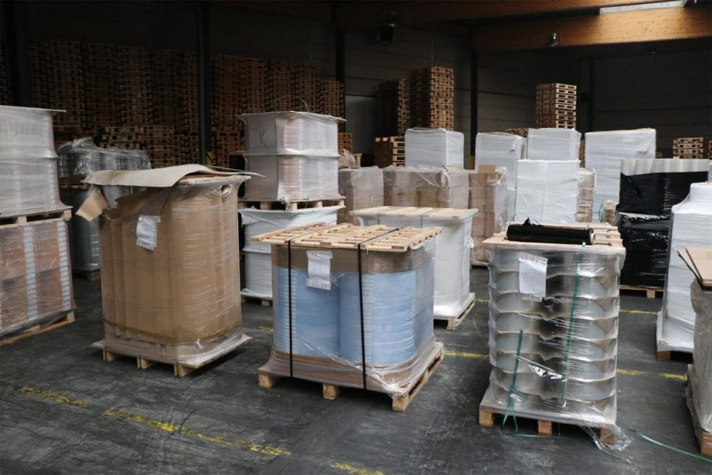 比荷卢三国突袭卷烟工厂