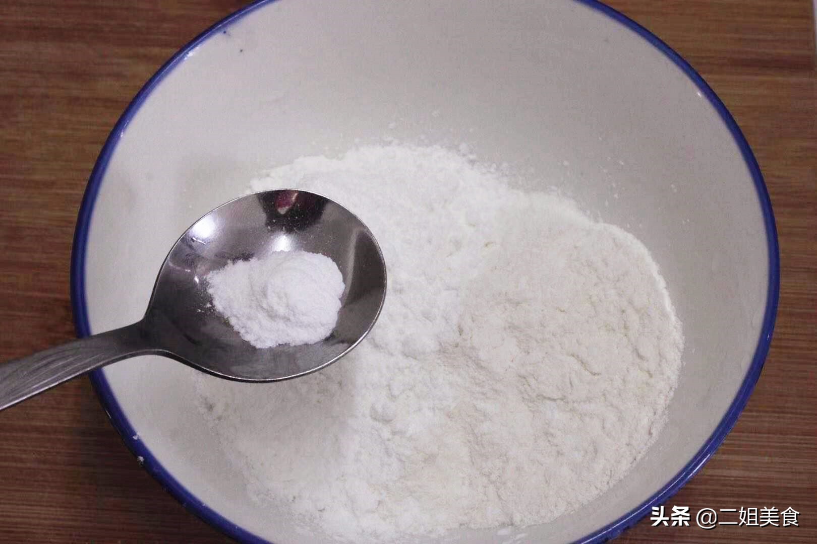 做脆皮炸鲜奶，可不是裹面包糠，教您正宗做法，外酥里嫩，真好吃