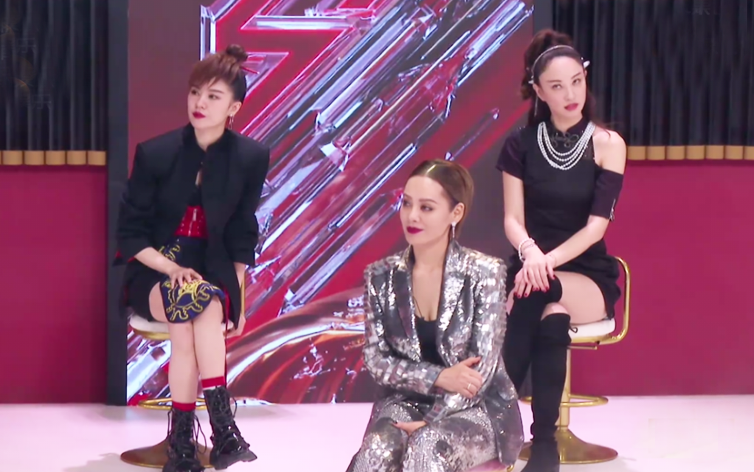 浪姐二次公演分组见人品，宁静受追捧张萌被冷落，蓝盈莹伤了白冰