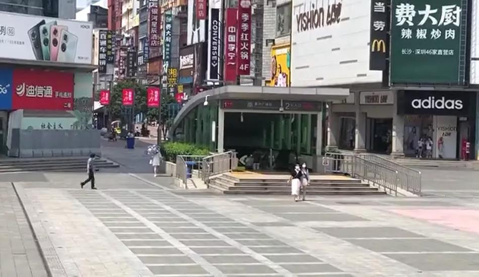 加油，长沙！长沙的街头虽然空了，但是市民心里却是满满的温暖