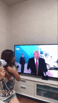 爆笑gif图片 我可能不是人 但你是真的狗 搞笑gif 很牛帮