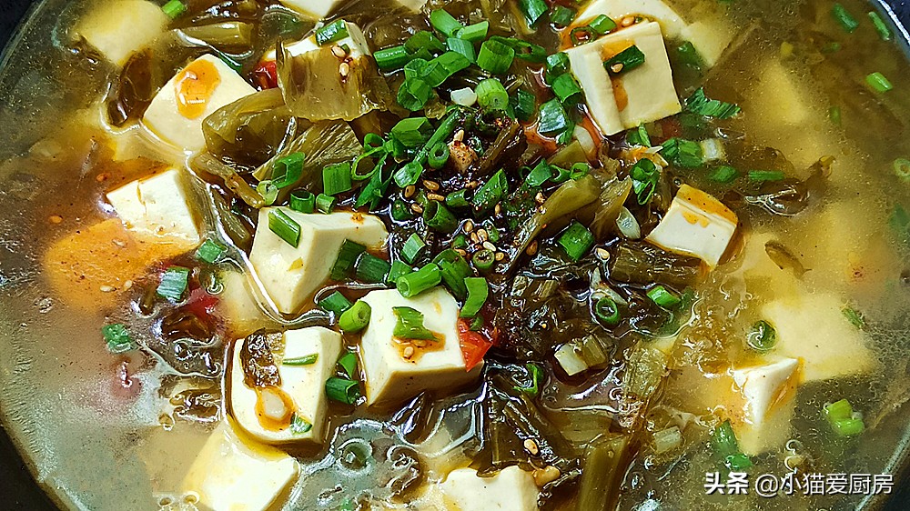 图片[1]-这道酸菜豆腐汤 做法简单 酸香开胃 经济实惠 花费不到5元钱-起舞食谱网
