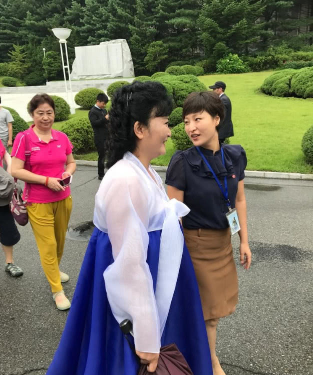 What gifts do North Korean tour guides like?You can send these things