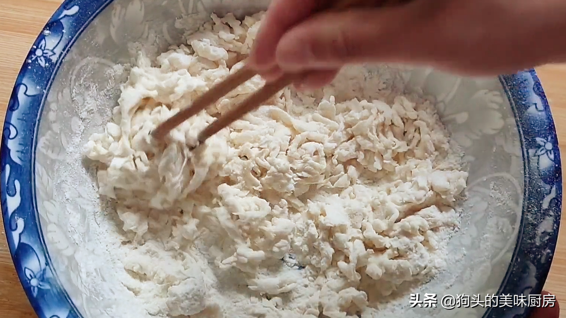 蒸包子不加酵母也能做，教你個老方法，咬一口滿嘴都是香，太香了