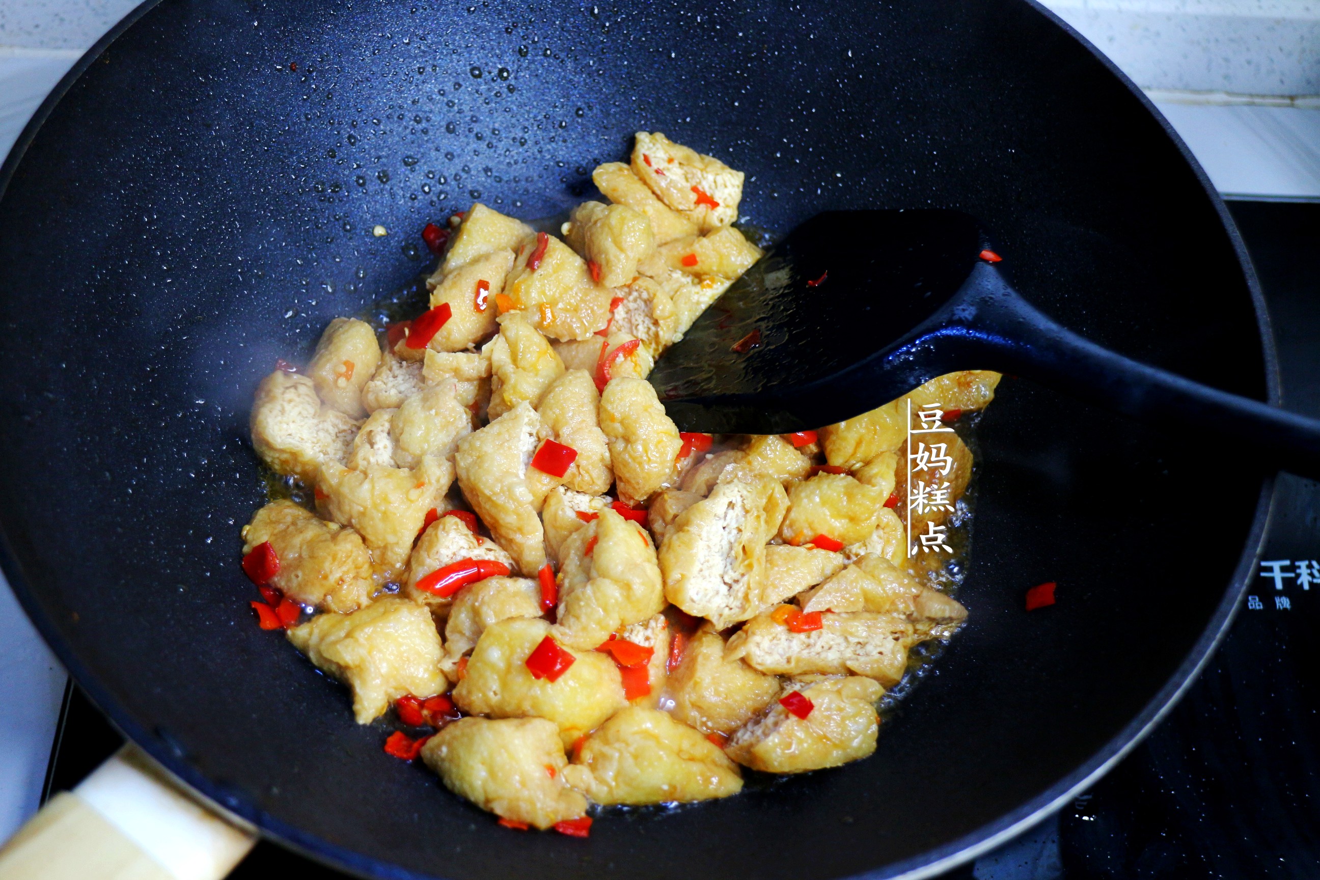 油豆腐泡怎麼炒才好吃？ 這樣做，5分鐘上桌，簡單又下飯