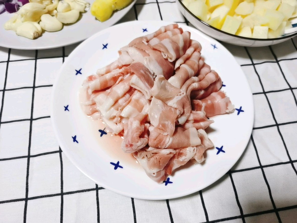 好吃上瘾的土豆肥牛卷，简单快手，鲜香下饭，家人都爱吃