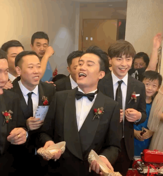 邓伦国庆竟然没有接到伴郎活，可能他的兄弟全都结婚了吧，没活了